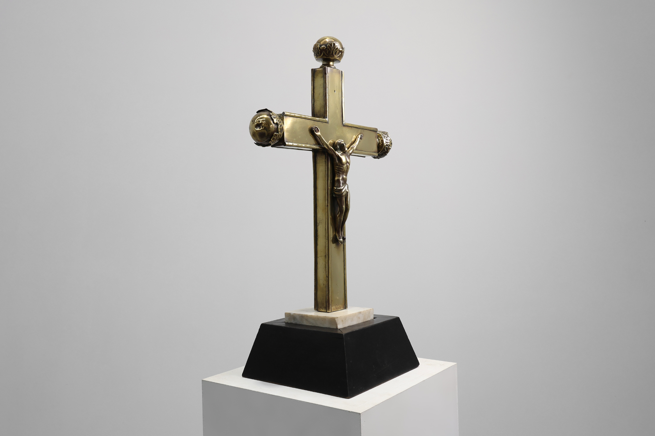 Belgian Processional Crucifix on Pedestal, 16th Centurythumbnail